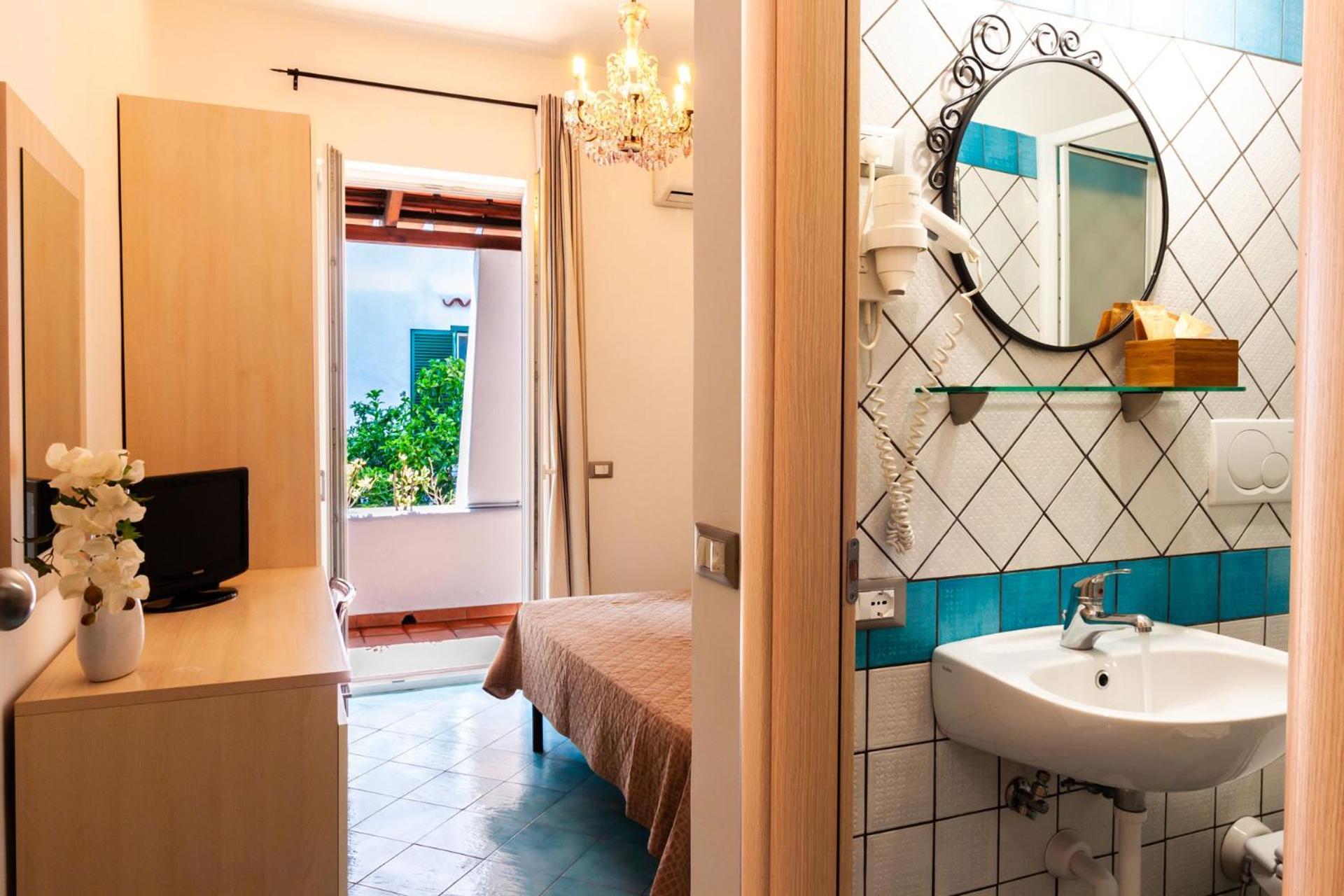 Don Giorgio Rooms & Apartments Іскія Екстер'єр фото